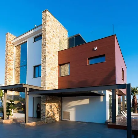 Villa Vivo Mare Beachfront Villas- Blue Diamond *