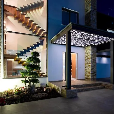 Vivo Mare Beachfront Villas- Blue Diamond