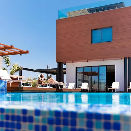 Vivo Mare Beachfront Villas- Blue Diamond Вилла