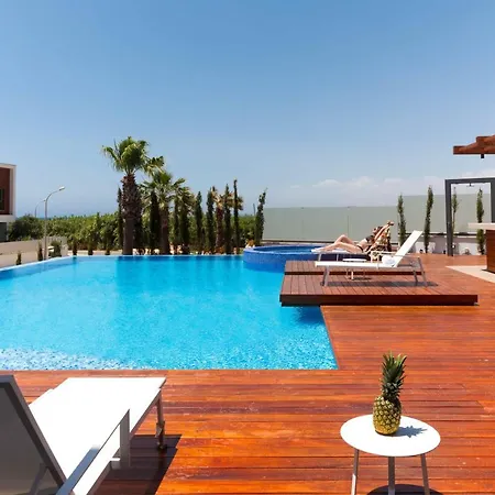 Vivo Mare Beachfront Villas- Blue Diamond