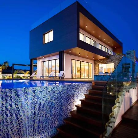 Vivo Mare Beachfront Villas- Blue Diamond *
